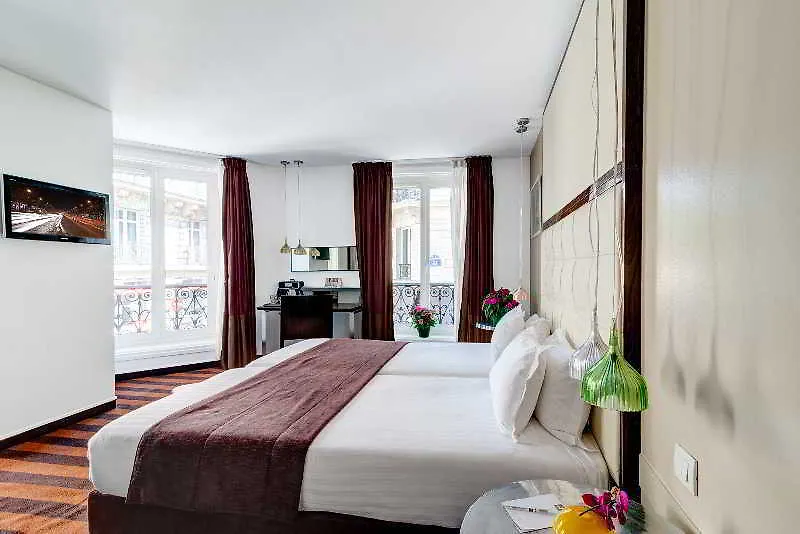 Augustin - Astotel París