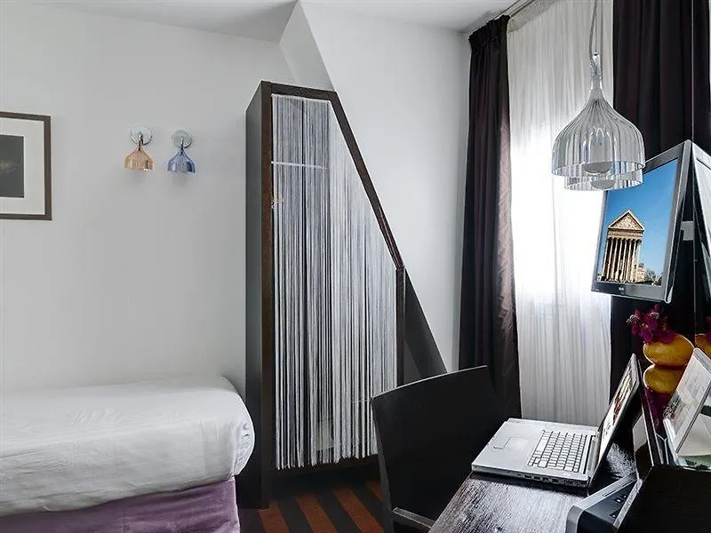 Augustin - Astotel 3*
