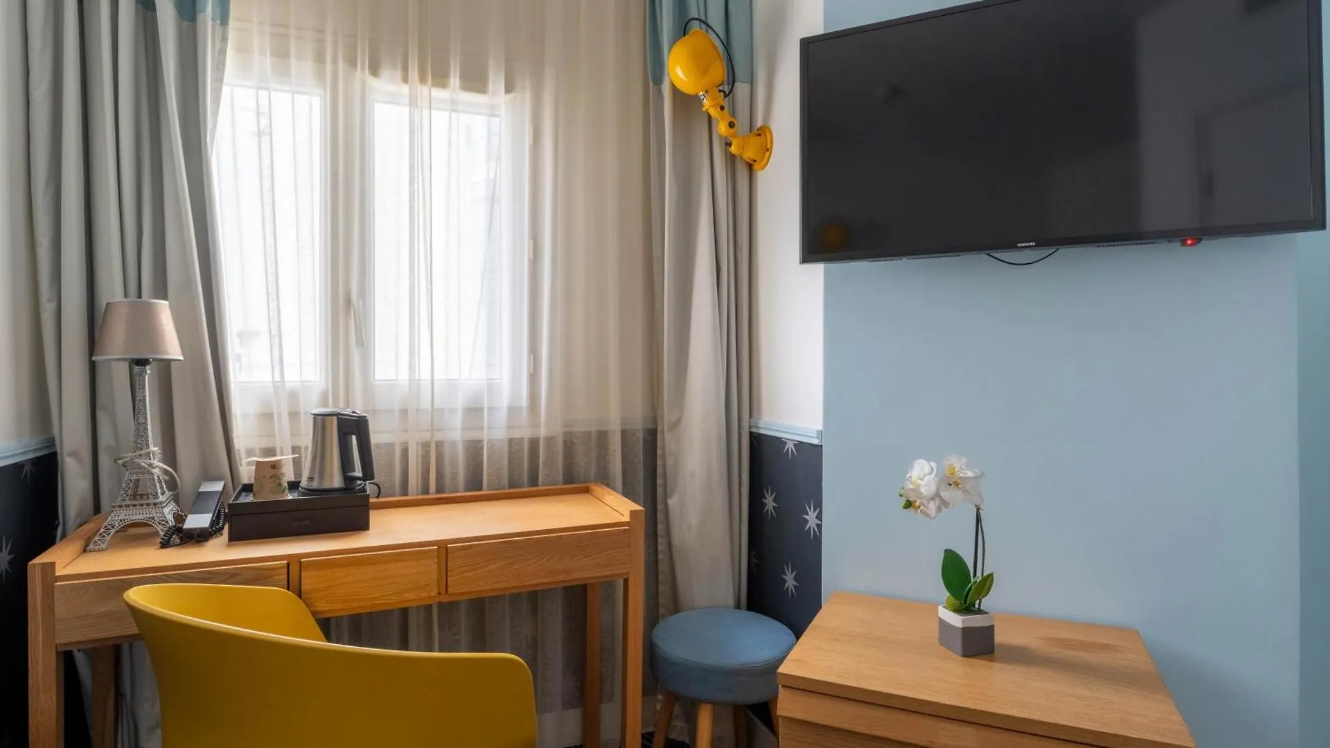 Augustin - Astotel 3*